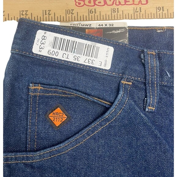 Wrangler Men's FR Flame Resistant Relaxed Fit Denim Jeans Size 44x32 HRC2 2112 - Picture 9 of 13